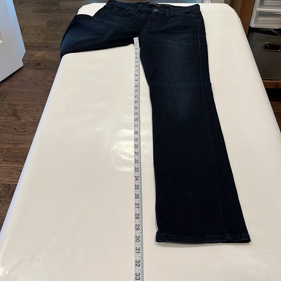 7 For All Mankind Jen 7 Slim Straight Size 2 - Picture 6 of 16